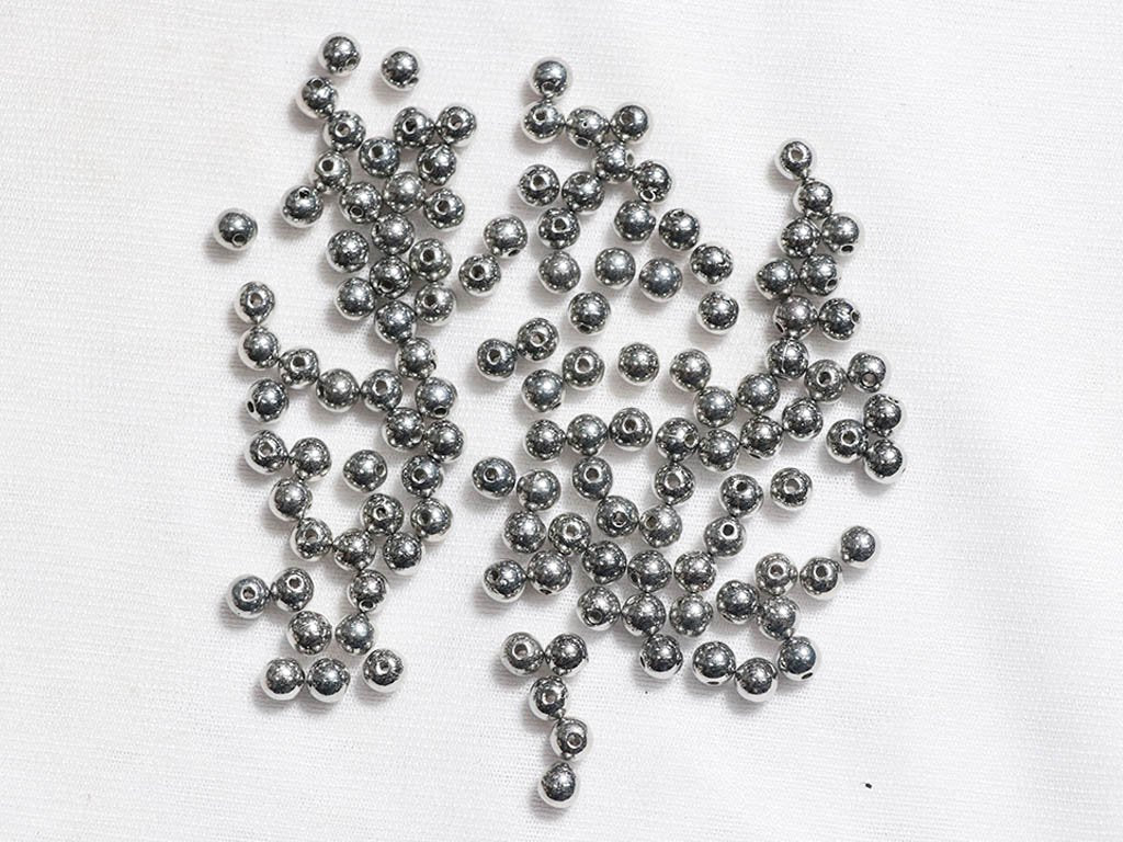 silver-circular-plastic-beads-5-mm