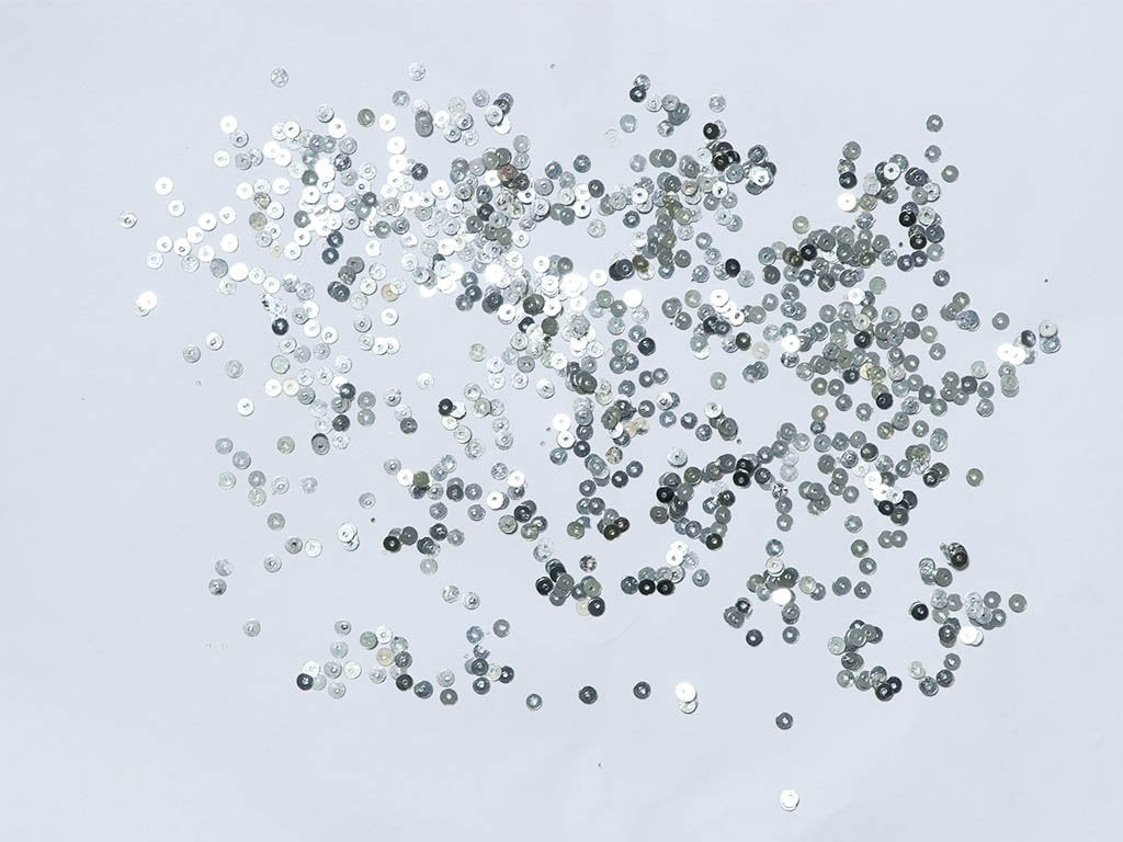 silver-circular-plastic-sequins-4-mm-1