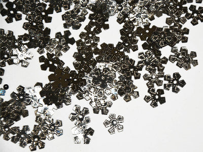 silver-designer-flower-1-hole-plastic-sequins