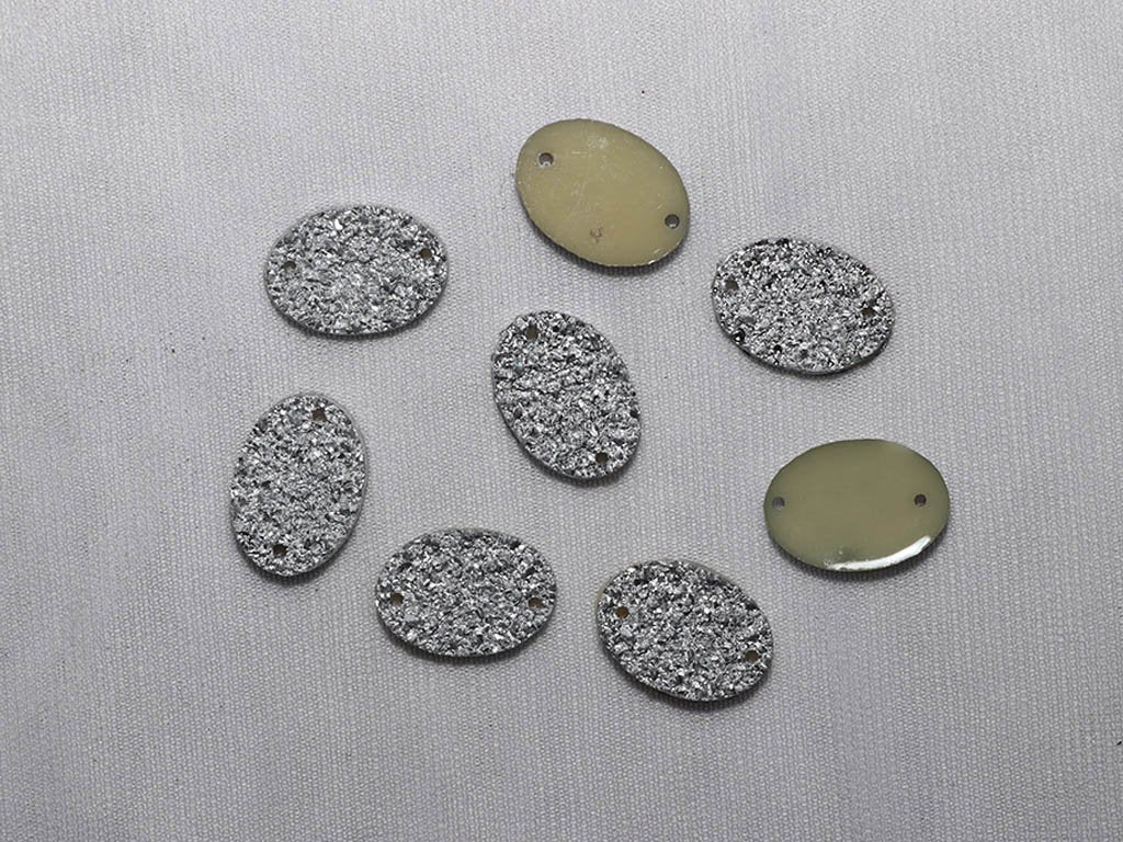 silver-designer-oval-plastic-stones-18x13-mm