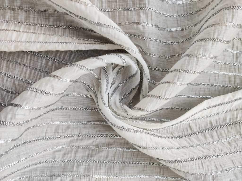 silver-dori-tucks-on-white-chanderi-silk
