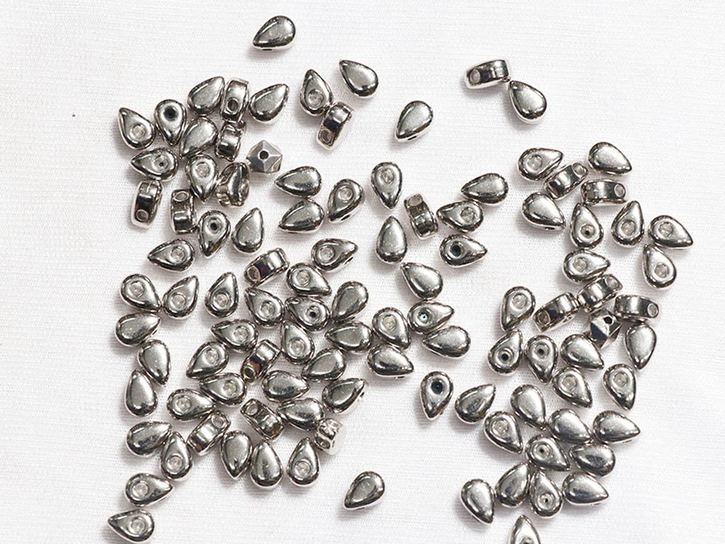 silver-drop-designer-plastic-beads-8x6-mm