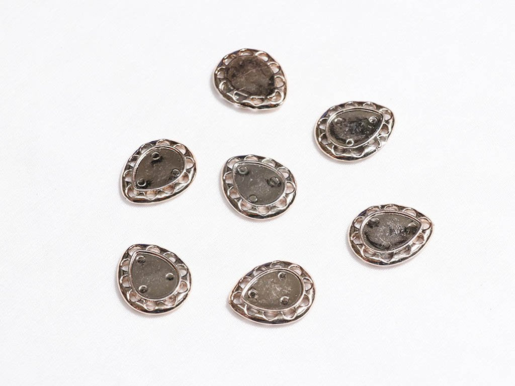 silver-fancy-drop-plastic-beads-28x24-mm
