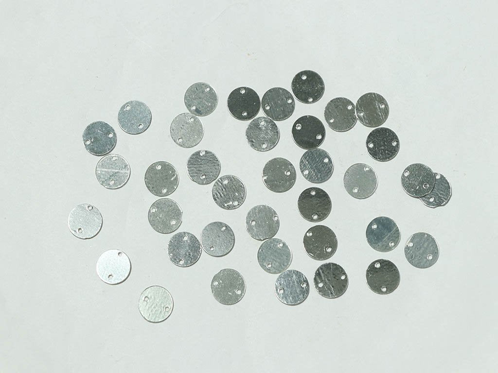 silver-flat-circular-plastic-sequins-8-mm