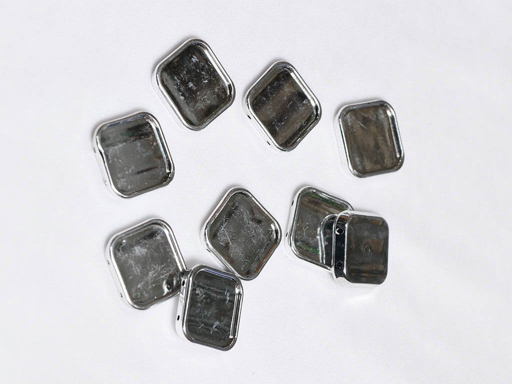 silver-flat-square-plastic-beads-27x27-mm