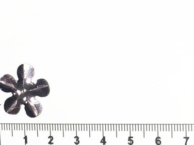 silver-flower-1-hole-plastic-sequins-1