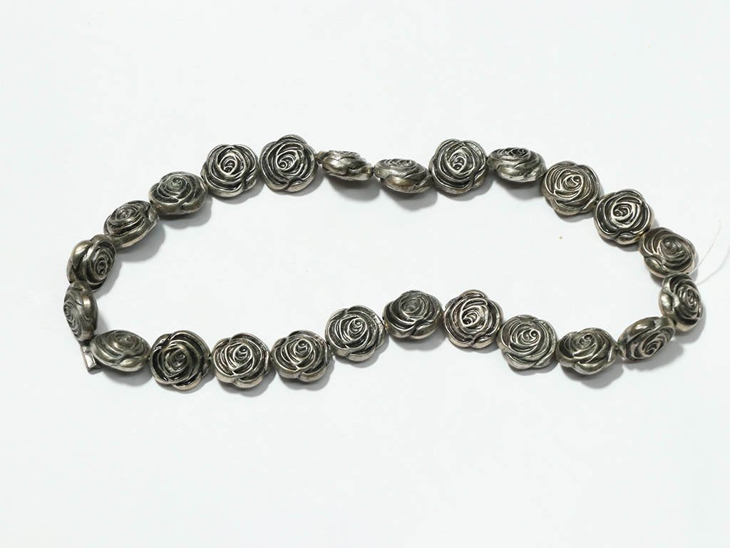 silver-flower-designer-plastic-beads-18mm