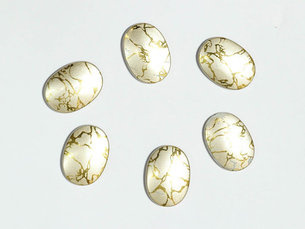 silver-golden-designer-oval-plastic-beads-34x24-mm