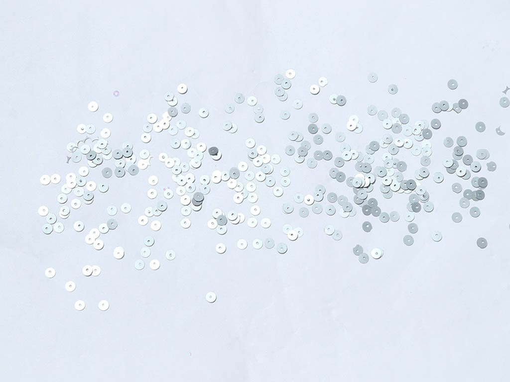 silver-gray-flat-circular-plastic-sequins-5-mm