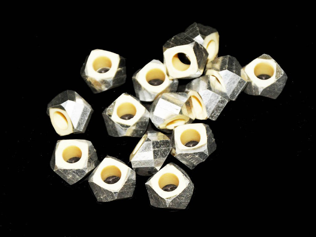 silver-hexagonal-resin-beads