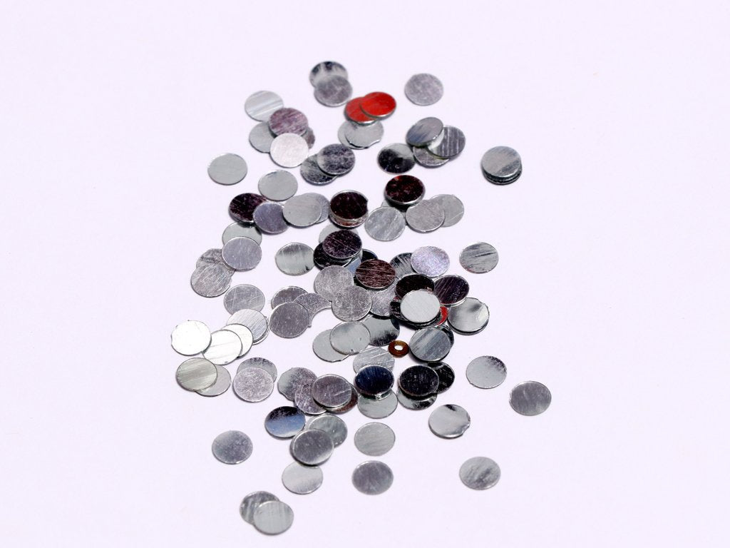silver-lustre-circular-plastic-sequins