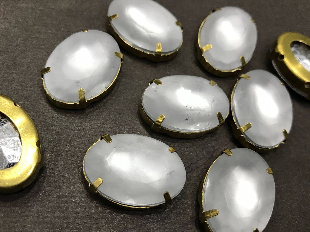 silver-matte-oval-resin-stones-with-catcher-25x18-mm