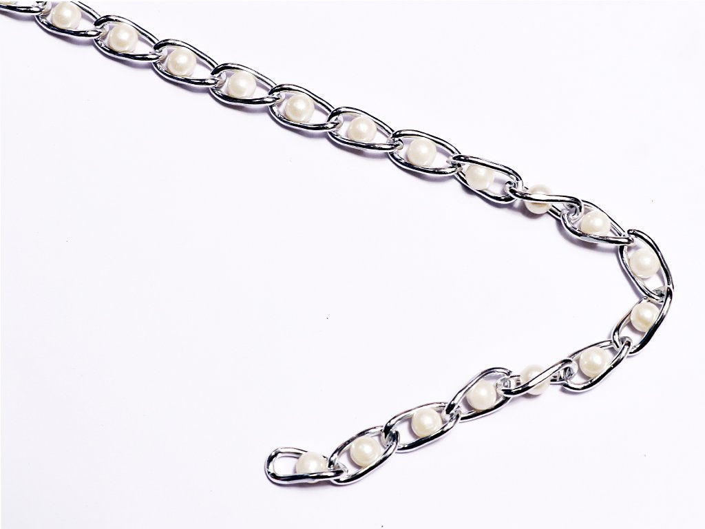 silver-metal-chain-with-plastic-bead