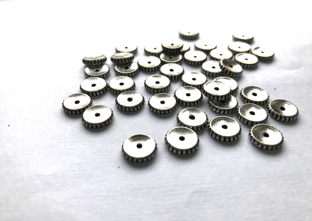silver-metal-round-beads9mm