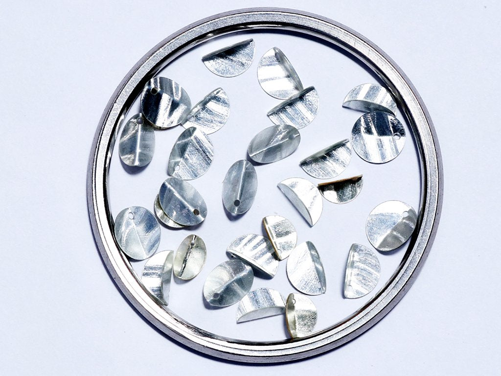 silver-one-hole-half-folded-round-plastic-sequin