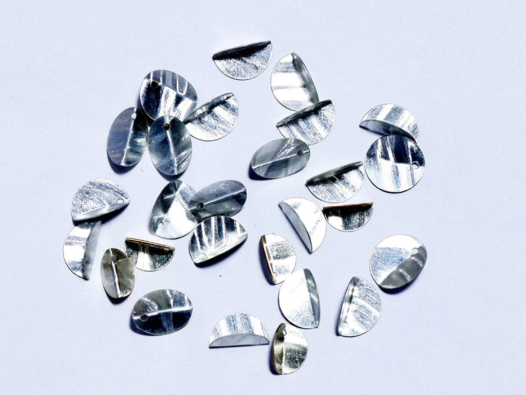 silver-one-hole-half-folded-round-plastic-sequin
