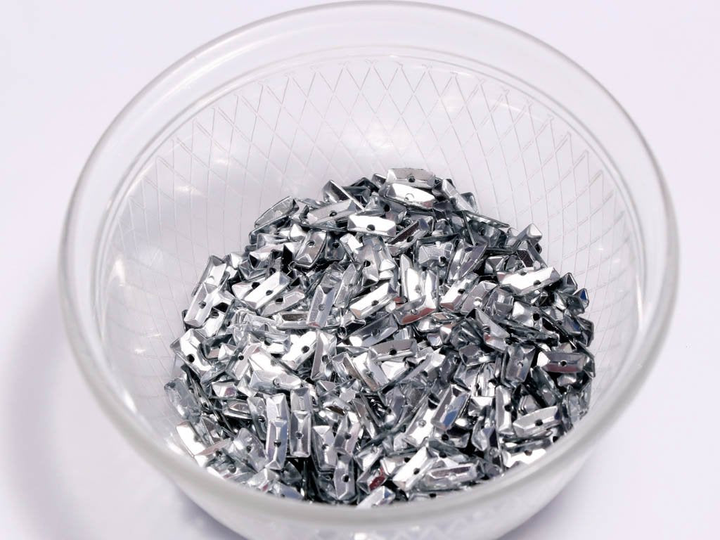 silver-rectangular-1-hole-plastic-sequins