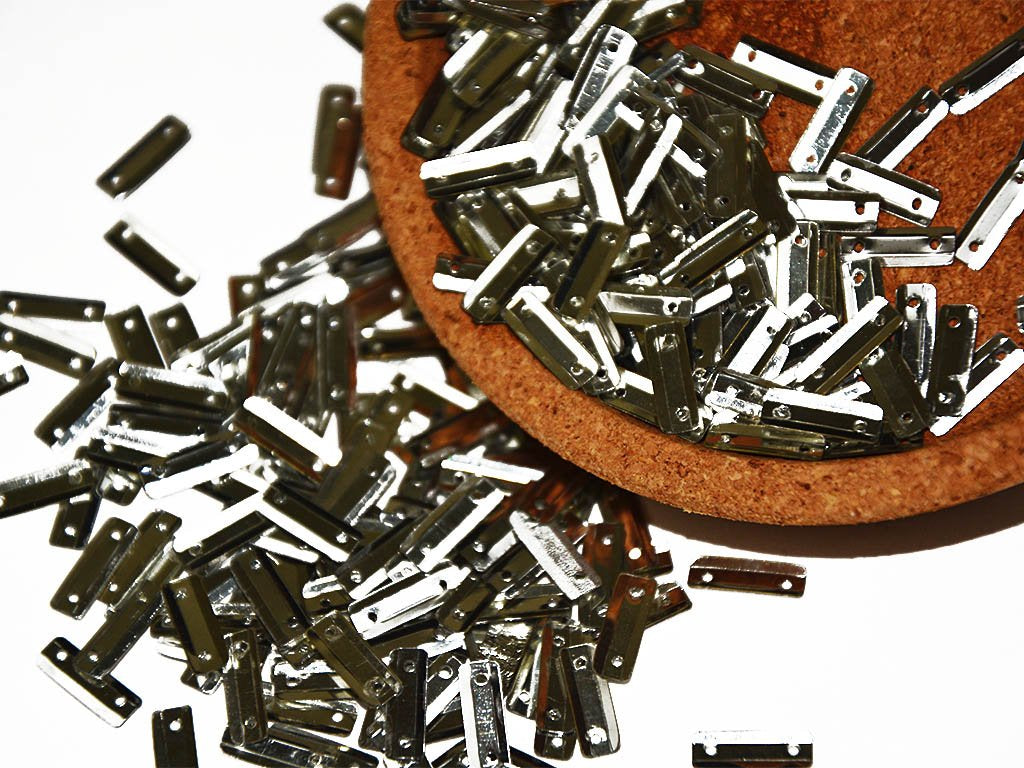 silver-rectangular-2-hole-plastic-sequins
