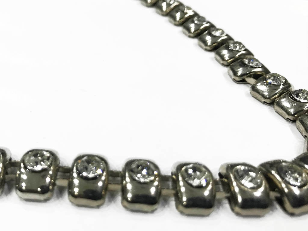 silver-rectangular-designer-metal-chains-with-stone-12-mm