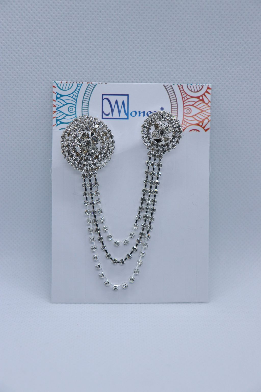 silver-stone-studded-circle-with-flower-brooch