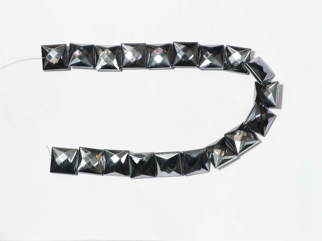 silver-twisted-square-plastic-beads-22x22-mm