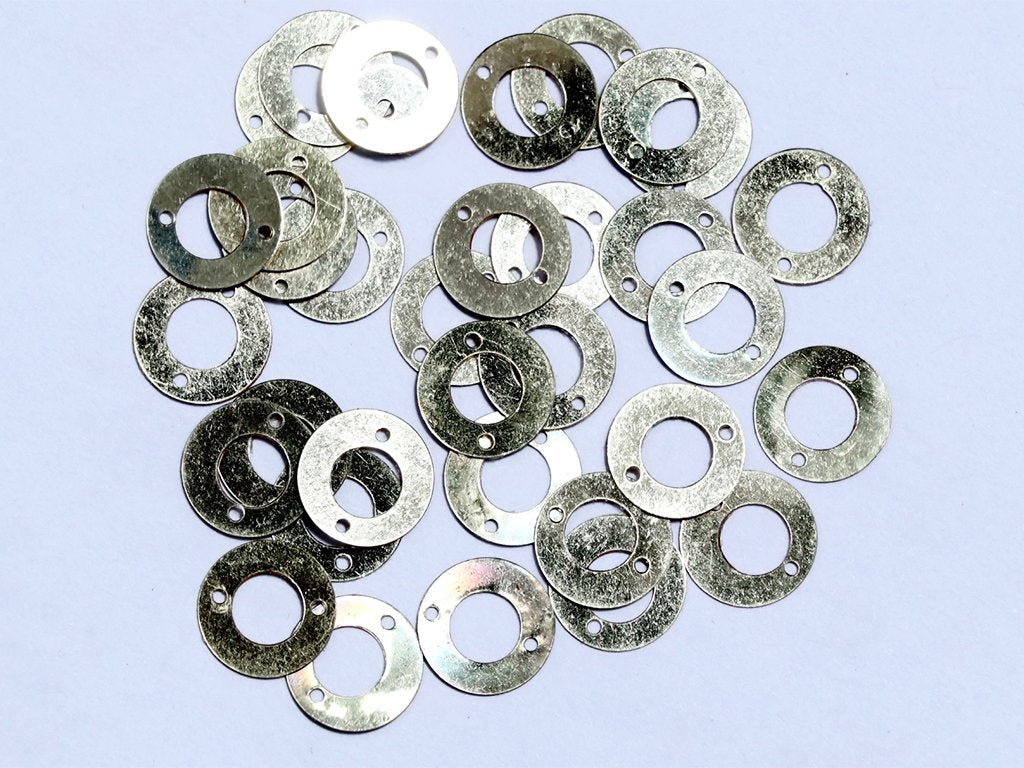 silver-two-hole-circular-plastic-sequins-14-mm