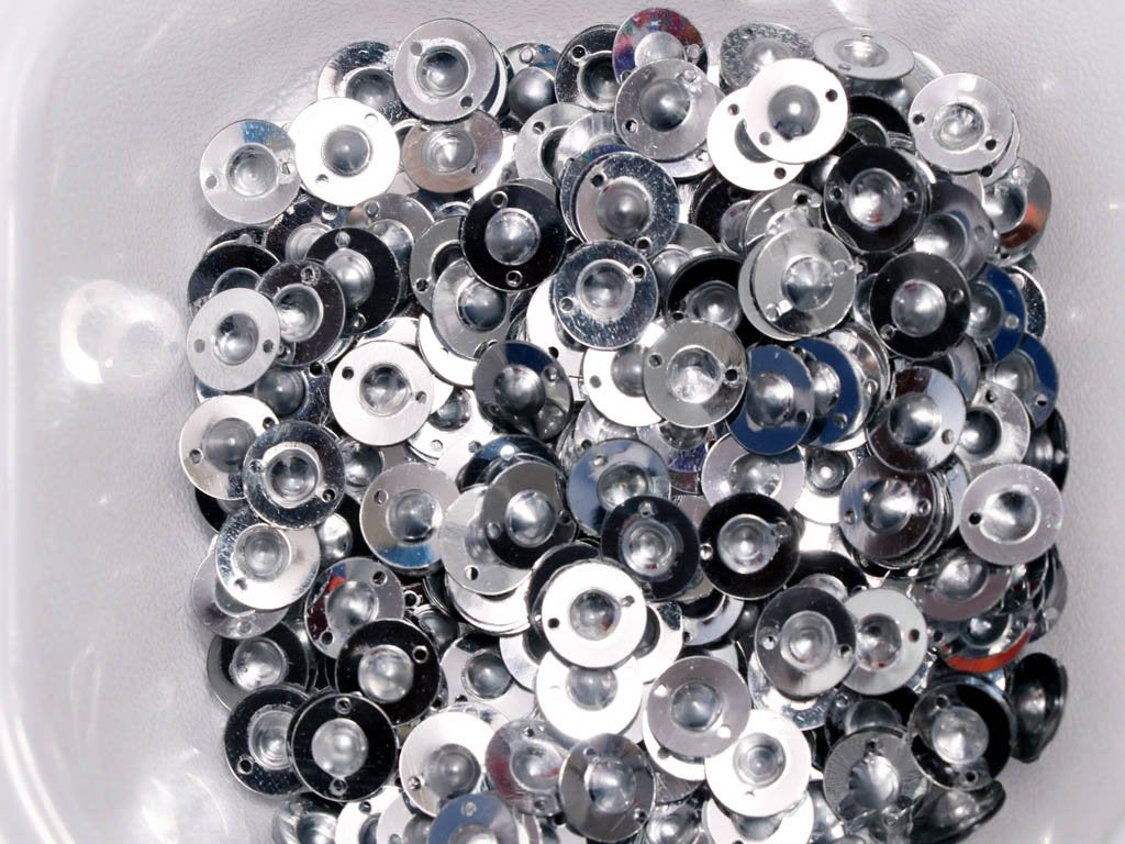 silver-two-hole-circular-plastic-sequins
