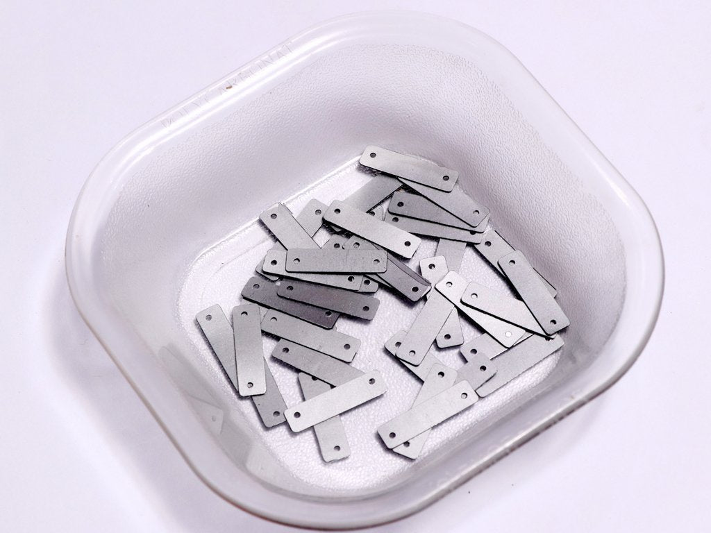 silver-two-hole-rectangular-plastic-sequins