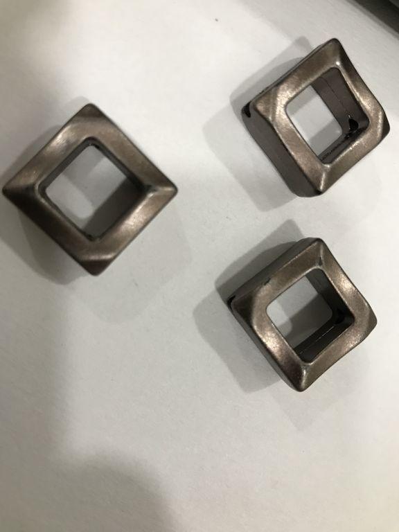spray-copper-square-plastic-beads