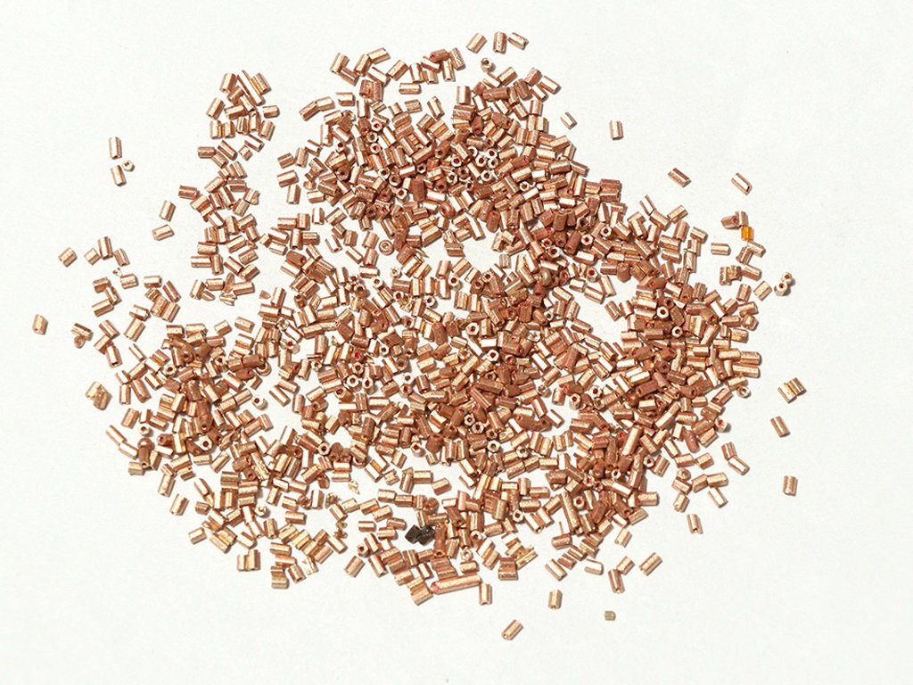 spray-golden-2-cut-glass-seed-beads