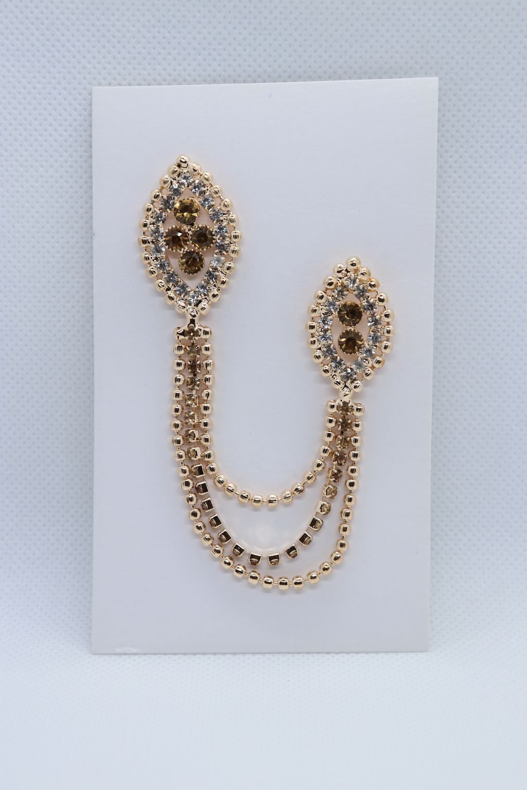stone-studded-teardrop-design-brooch