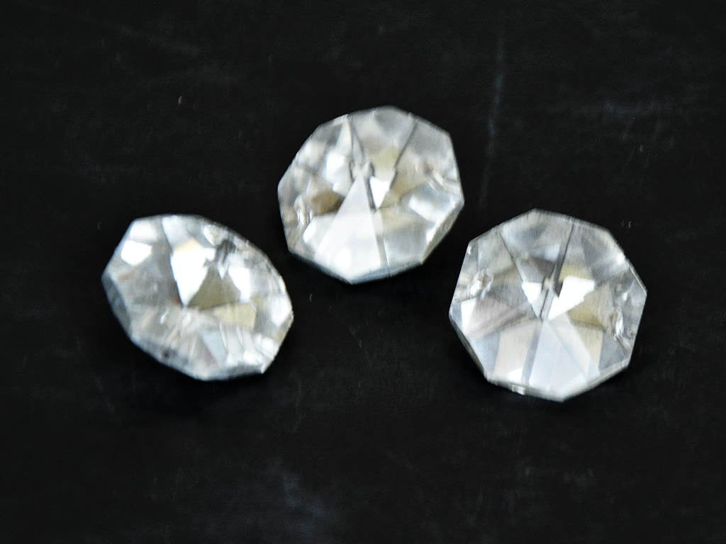 transparent-hexagonal-faceted-glass-stone