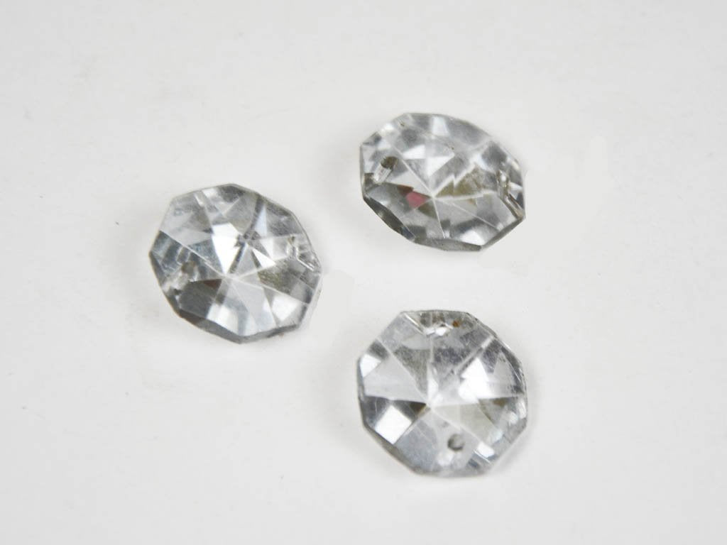 transparent-hexagonal-faceted-glass-stone