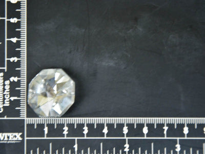 transparent-hexagonal-faceted-glass-stone-1