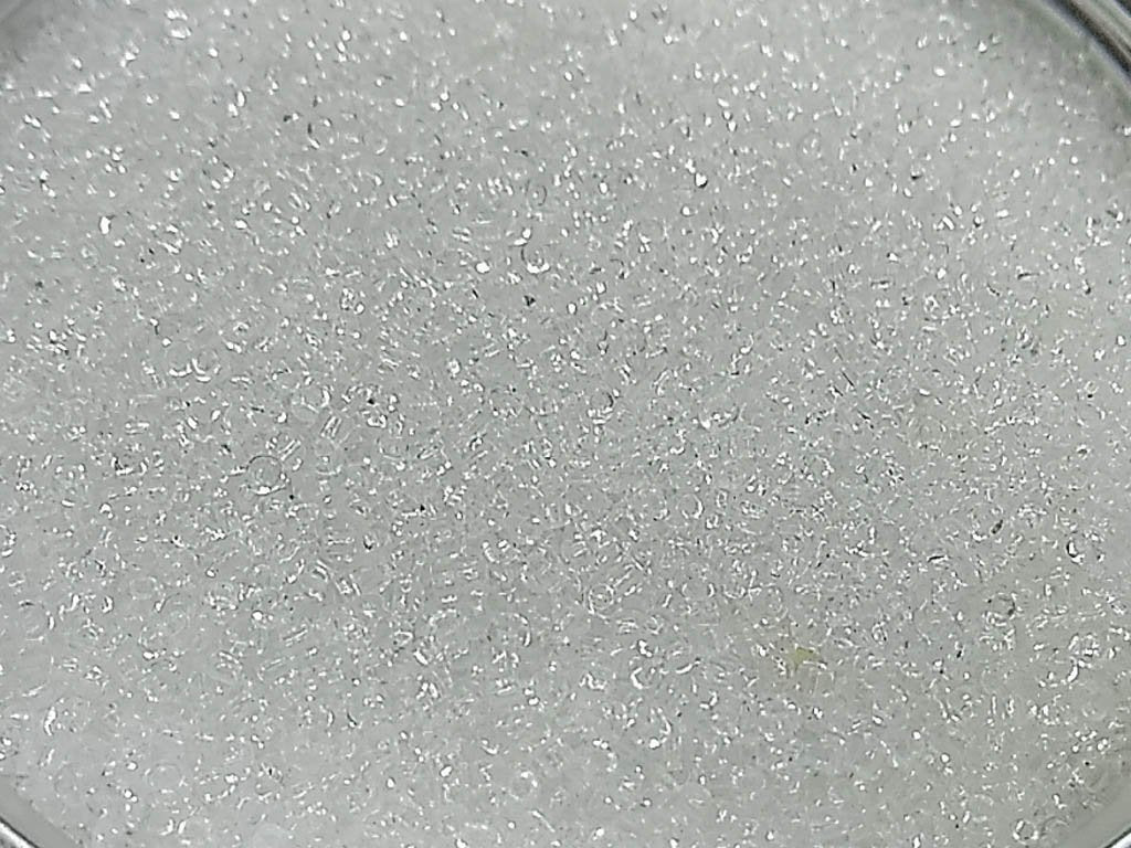transparent-white-round-rocaille-glass-seed-beads