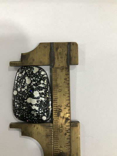 uneven-rectangular-shaped-black-plastic-beads