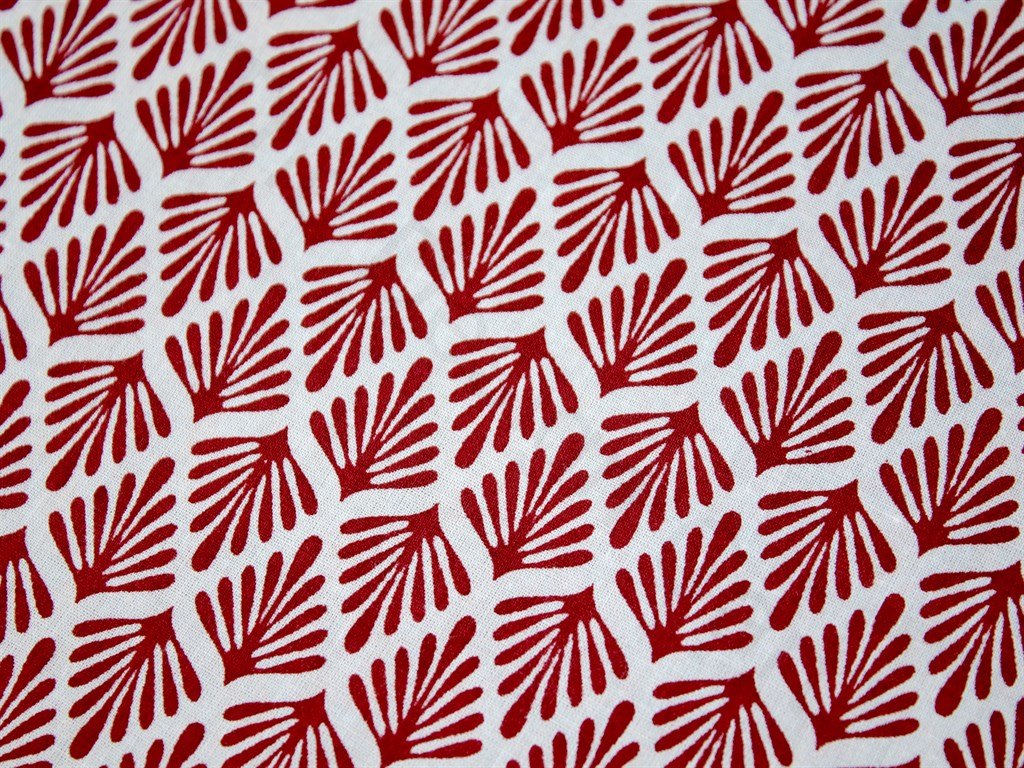 white-maroon-leaves-design-cotton-fabric-rpd18-m-c