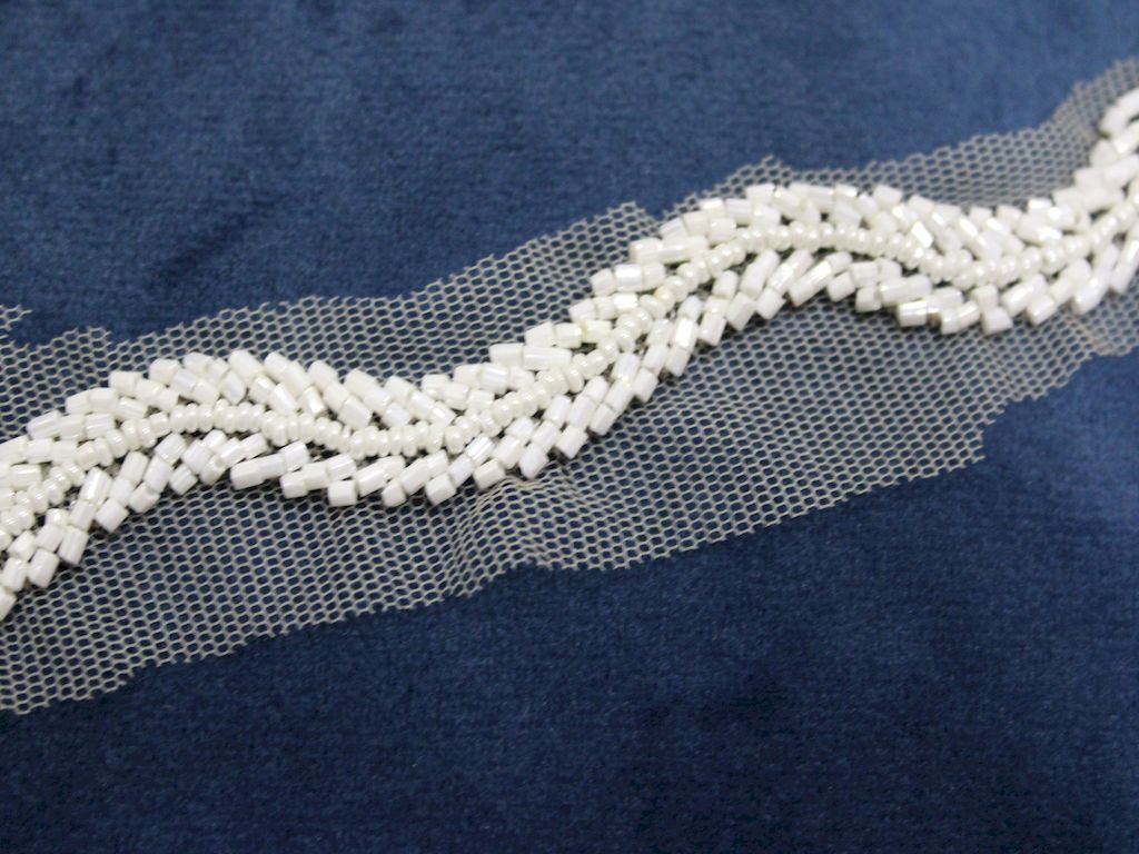 white-cutdana-trim
