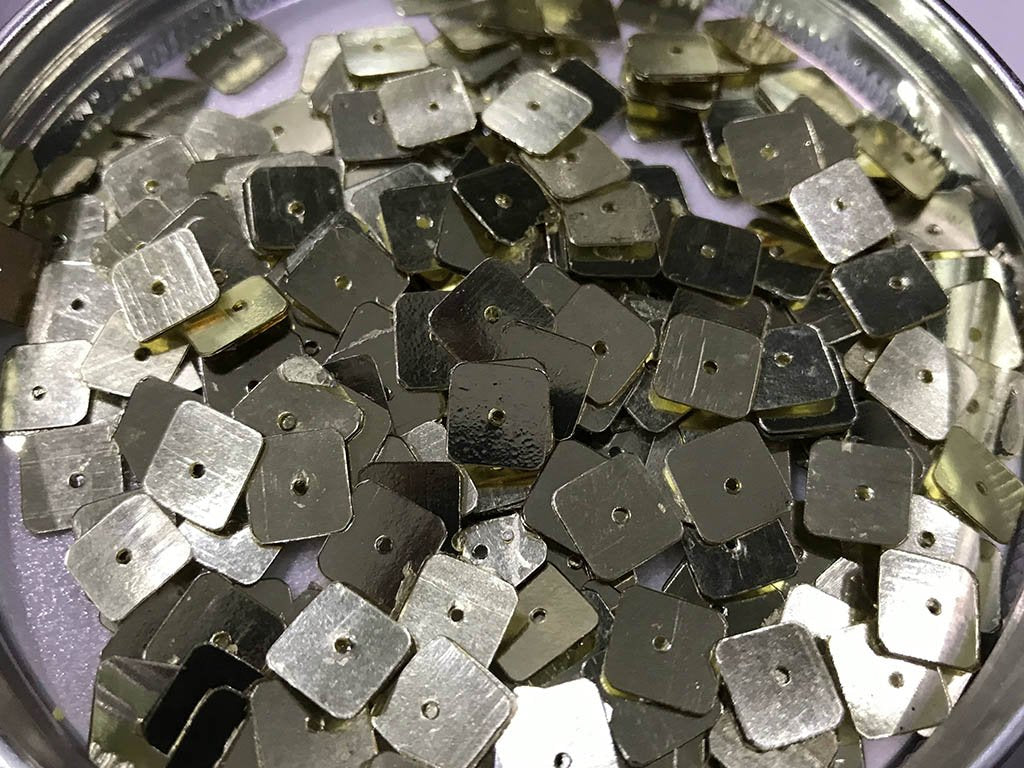 water-golden-matte-square-plastic-sequins