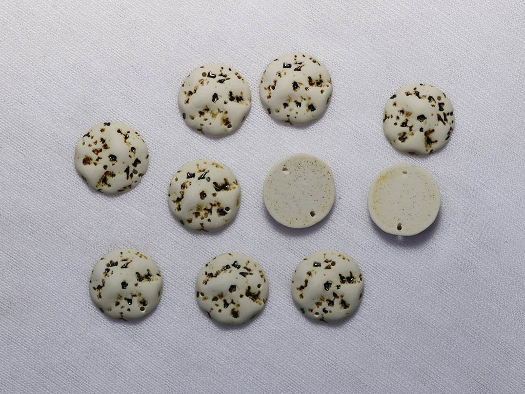 white-black-textured-designer-circular-plastic-stones-16-mm