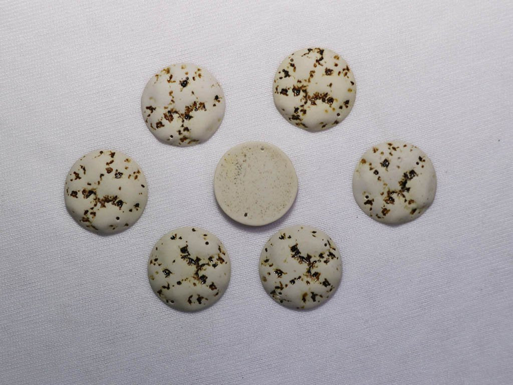 white-black-textured-designer-circular-plastic-stones-25-mm