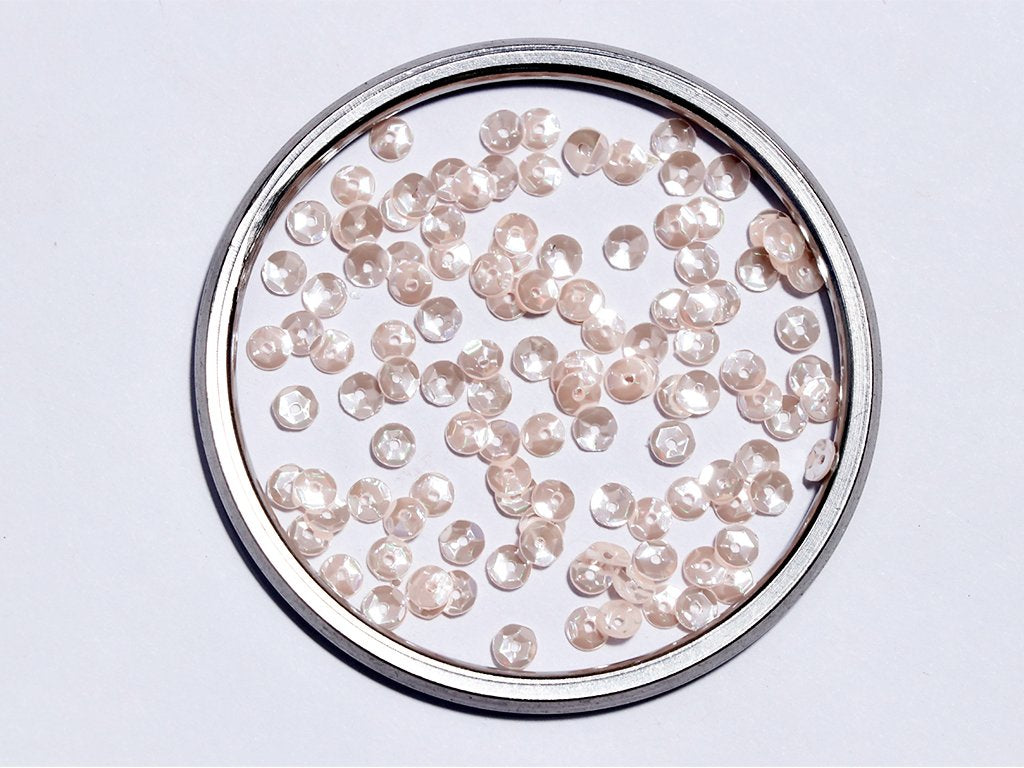 white-centre-hole-bowl-plastic-sequins-6-mm