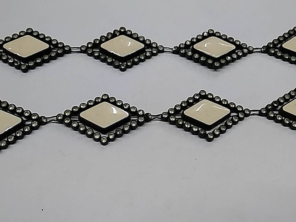white-diamond-stone-studded-plastic-lace-with-enamel-fill-35x22-mm