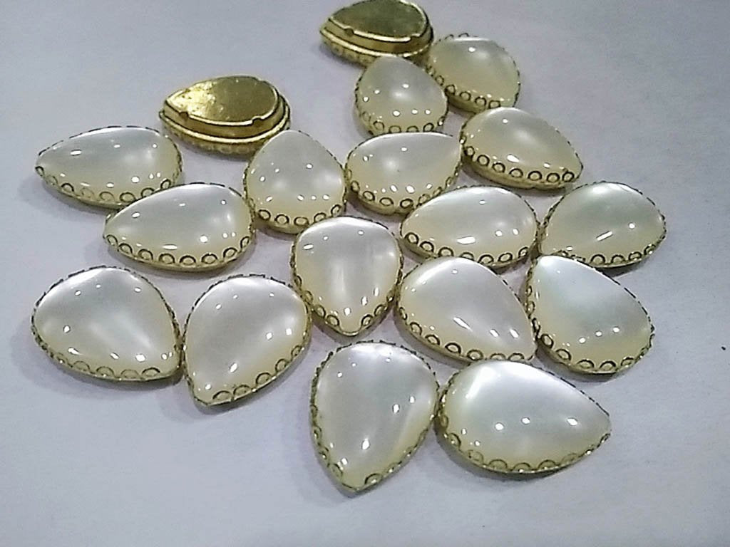 white-drop-plastic-stones-with-catcher-18x13-mm