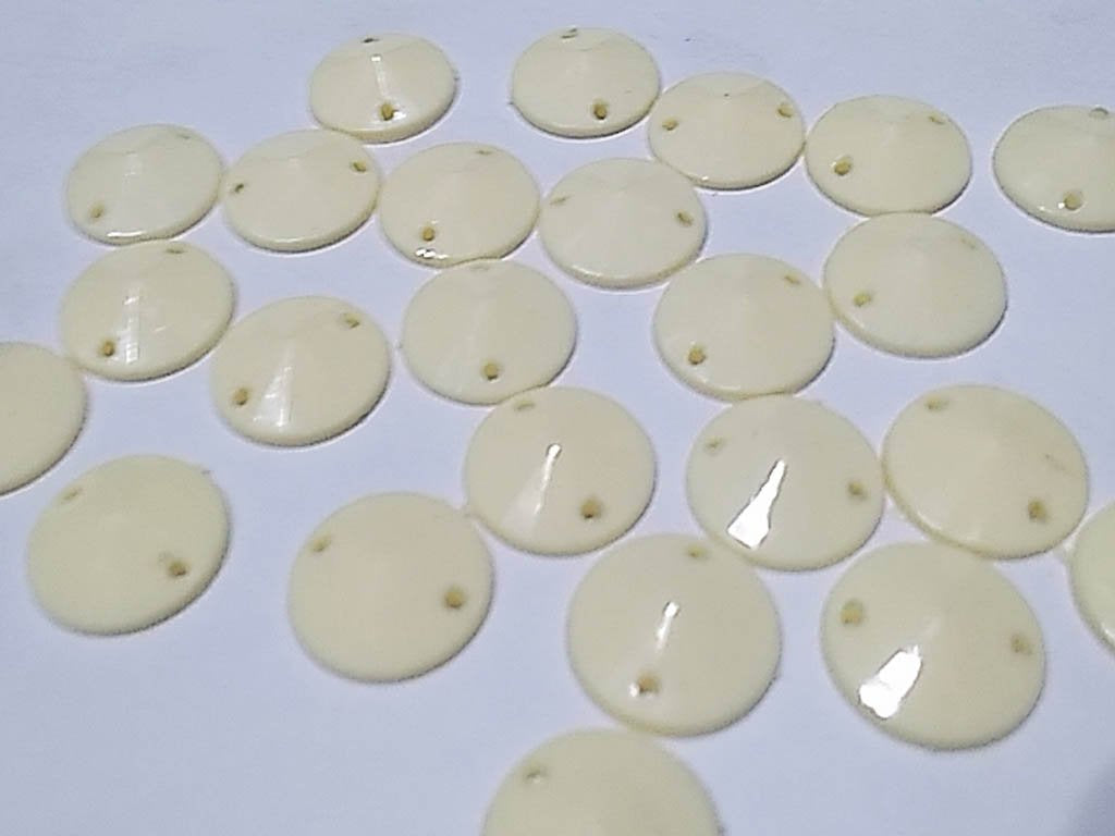 white-dyeable-circular-2-hole-plastic-stones-12-mm