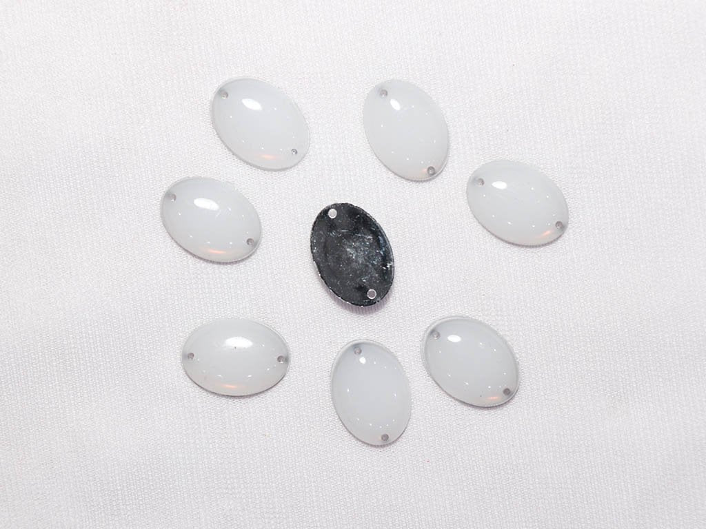 white-dyeable-oval-plastic-stones-18x13-mm