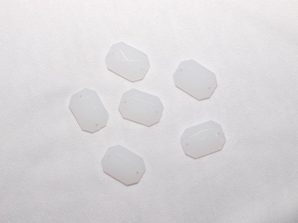 white-dyeable-rectangle-plastic-stones-25x18-mm