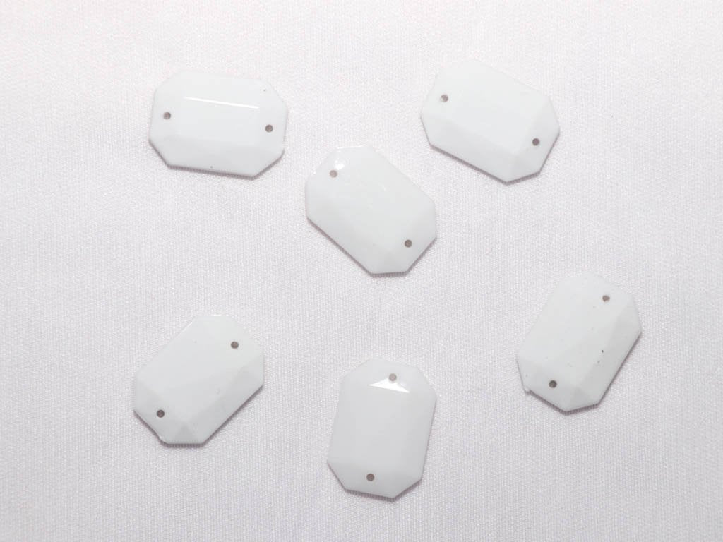 white-dyeable-rectangle-plastic-stones-25x18-mm-1