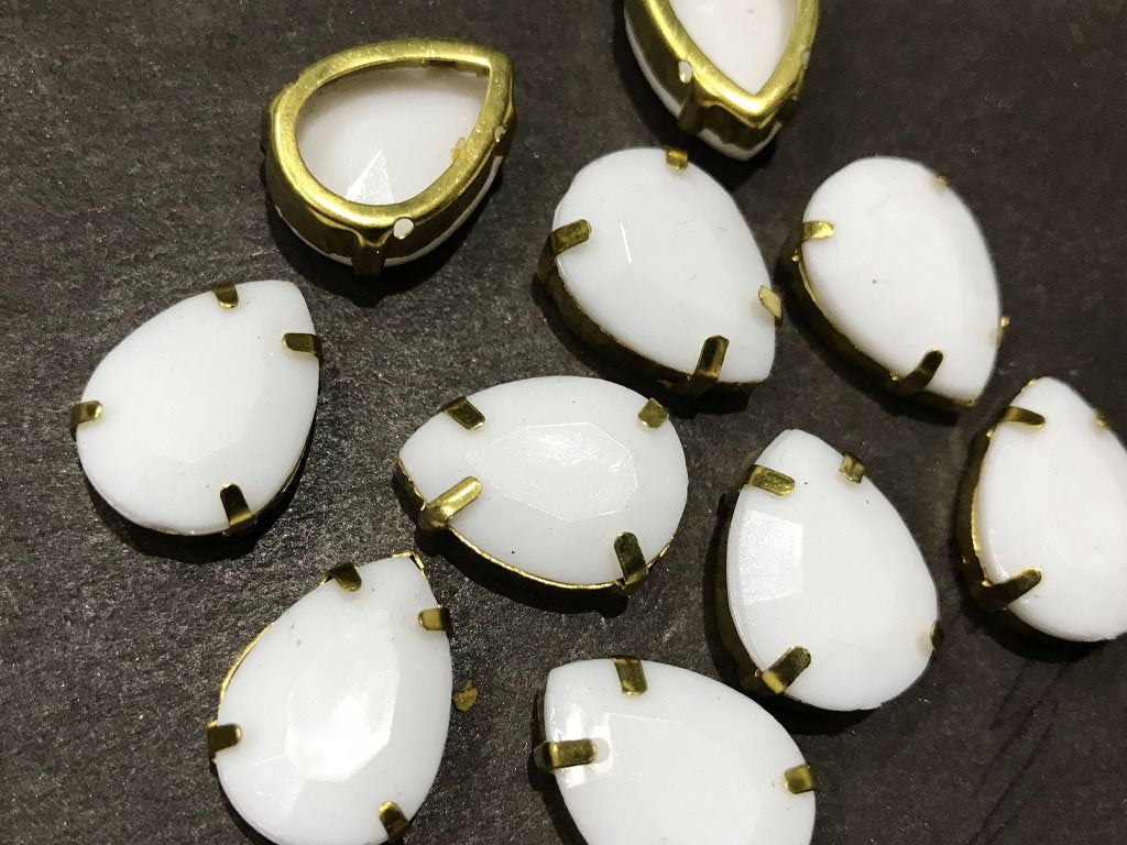 white-milky-drop-resin-stones-with-catcher-18x13-mm