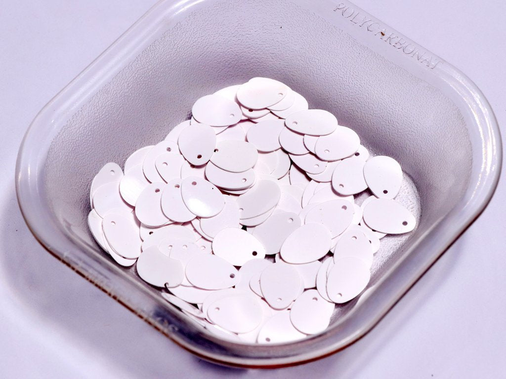 white-one-hole-drop-plastic-sequins
